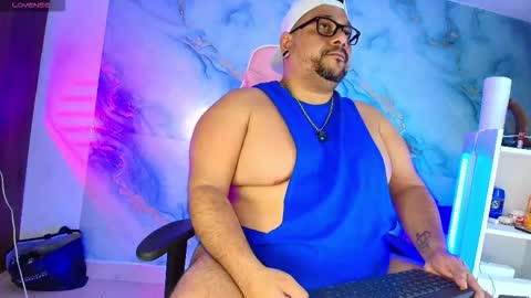 Snapshot of jacoob_woods chatting on 03-08-26, 08:18 daddy sir master bear online show from 03-08-26, 08:18
