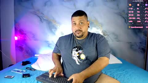 Snapshot of jacoob_woods chatting on 04-16-26, 12:50 daddy sir master bear online show from 04-16-26, 12:50