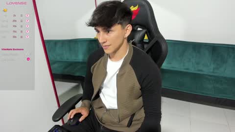 Snapshot of jacques_cardiet chatting on 12-27-24, 05:16 jacobo online show from 12-27-24, 05:16