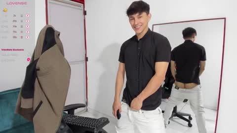 Snapshot of jacques_cardiet chatting on 12-29-24, 01:49 jacobo online show from 12-29-24, 01:49