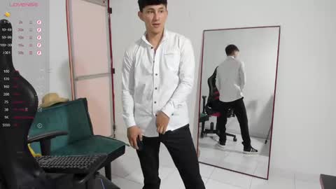 Snapshot of jacques_cardiet chatting on 01-13-25, 04:19 jacobo online show from 01-13-25, 04:19