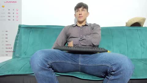 Snapshot of jacques_cardiet chatting on 02-04-25, 06:27 jacobo online show from 02-04-25, 06:27