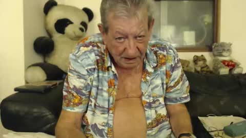 Snapshot of jacques_de_france chatting on 05-11-26, 01:22 Jacques online show from 05-11-26, 01:22