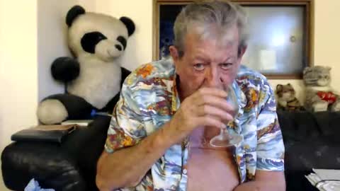 Snapshot of jacques_de_france chatting on 05-25-26, 03:56 Jacques online show from 05-25-26, 03:56
