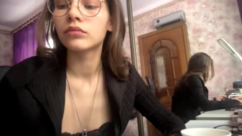 Snapshot of jacqulinekacprowski chatting on 02-12-26, 12:00 Sarah online show from 02-12-26, 12:00