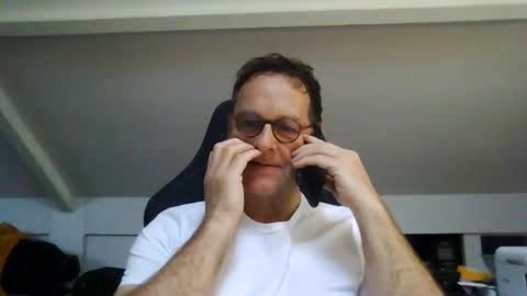 Snapshot of jacsfinestfantasy chatting on 12-18-25, 01:06 FineAndSimple online show from 12-18-25, 01:06