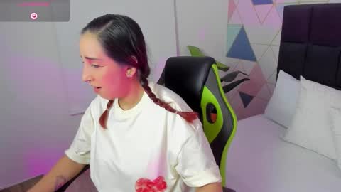 Snapshot of jadde13 chatting on 10-03-25, 08:17 Jadde online show from 10-03-25, 08:17