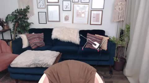 Jade online show from 02-19-25, 09:25