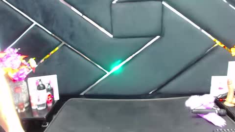 Jade online show from 01-04-25, 08:17