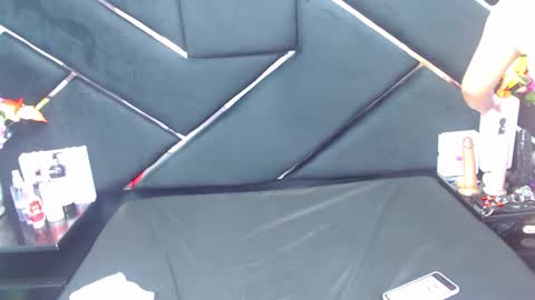 Jade online show from 01-17-25, 02:39