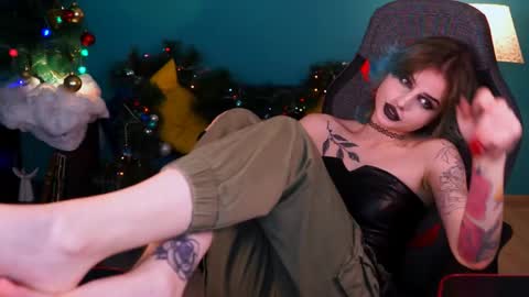 jade_castle online show from 01-15-25, 05:19