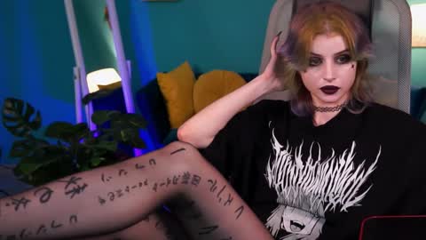 jade_castle online show from 02-05-25, 08:11