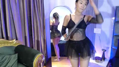 Snapshot of jade_fg chatting on 09-17-25, 12:07 Sara online show from 09-17-25, 12:07