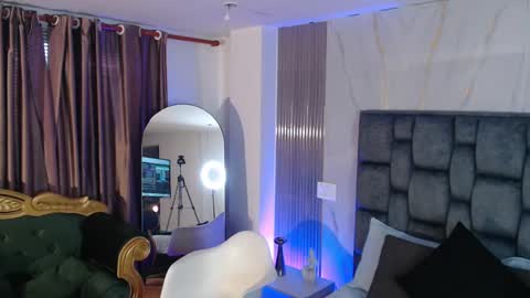 Snapshot of jade_fg chatting on 10-01-25, 12:11 Sara online show from 10-01-25, 12:11