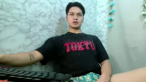 Snapshot of jade_halo chatting on 05-10-26, 12:43 jade_halo online show from 05-10-26, 12:43
