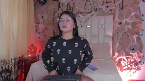 Snapshot of jade_nm chatting on 10-27-25, 12:42 ade online show from 10-27-25, 12:42