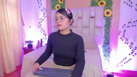 Snapshot of jade_nm chatting on 11-11-25, 01:00 ade online show from 11-11-25, 01:00