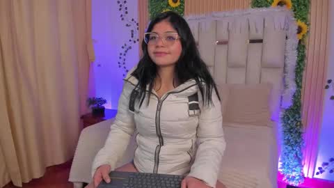 Snapshot of jade_nm chatting on 11-19-25, 01:44 ade online show from 11-19-25, 01:44