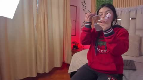 Snapshot of jade_nm chatting on 12-15-25, 01:37 ade online show from 12-15-25, 01:37