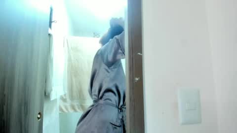 Snapshot of jade_obi chatting on 04-25-26, 02:58 Jade smile online show from 04-25-26, 02:58