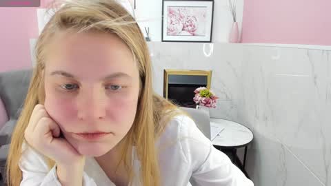 Jade online show from 12-19-24, 11:35