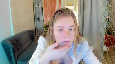 Jade online show from 12-21-25, 01:29