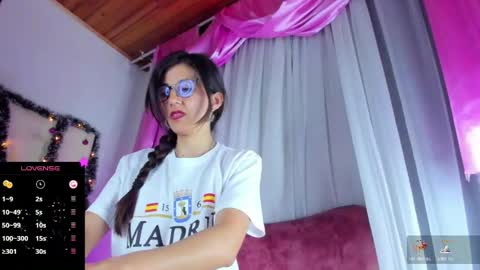 jade white  online show from 12-17-24, 07:26