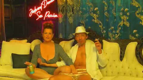 Snapshot of jadeanddamon chatting on 12-01-25, 05:29 JadeandDamon online show from 12-01-25, 05:29