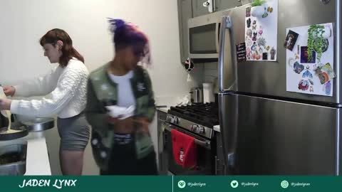 Snapshot of jadedfemboy chatting on 12-23-24, 08:25 Jaden Lynx online show from 12-23-24, 08:25