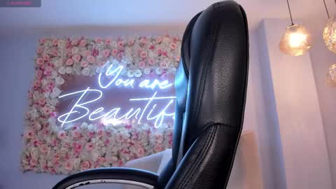 Snapshot of jadeevansx chatting on 02-27-25, 11:59 JADE EVANS online show from 02-27-25, 11:59