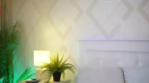 Snapshot of jadehazy chatting on 12-15-25, 08:24 Jade online show from 12-15-25, 08:24