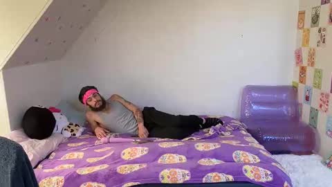 Snapshot of jadelondonxo chatting on 02-10-25, 08:00 Jade online show from 02-10-25, 08:00