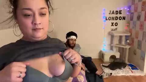 Snapshot of jadelondonxo chatting on 02-27-25, 12:43 Jade online show from 02-27-25, 12:43