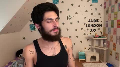 Snapshot of jadelondonxo chatting on 03-05-25, 09:15 Jade online show from 03-05-25, 09:15