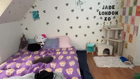 Snapshot of jadelondonxo chatting on 03-06-25, 08:16 Jade online show from 03-06-25, 08:16