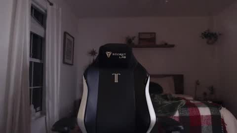 Snapshot of jadelove_ chatting on 01-04-25, 12:16 Jade Love online show from 01-04-25, 12:16