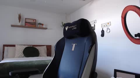 Snapshot of jadelove_ chatting on 01-27-25, 07:56 Jade Love online show from 01-27-25, 07:56