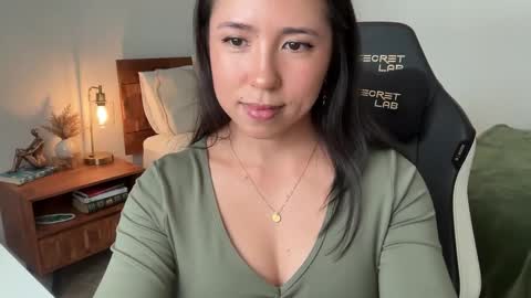 Snapshot of jadelove_ chatting on 10-21-25, 06:30 Jade Love online show from 10-21-25, 06:30