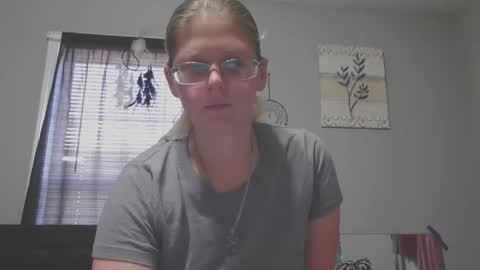 JadeLuv online show from 12-20-25, 04:58