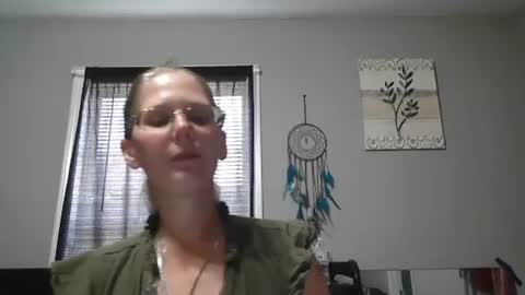 Snapshot of jadeluv chatting on 06-19-26, 05:28 JadeLuv online show from 06-19-26, 05:28