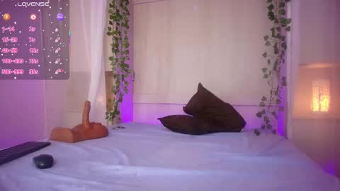 Snapshot of jademuller_ chatting on 09-09-25, 08:08 JADE online show from 09-09-25, 08:08