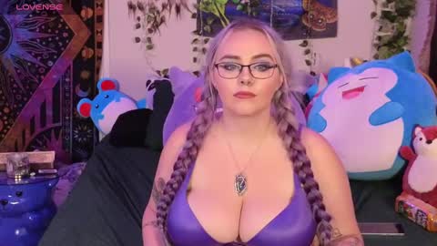 Snapshot of jadeplant chatting on 03-08-25, 12:55 jadeplant online show from 03-08-25, 12:55