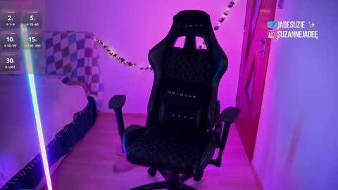 Suzie  online show from 02-14-25, 10:58