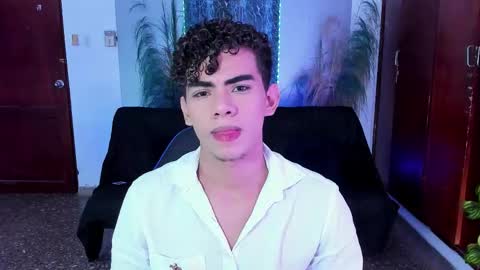 javi15  online show from 09-25-25, 04:38