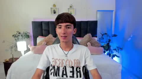 Snapshot of jake_evanss_ chatting on 05-25-26, 02:45 JAKE online show from 05-25-26, 02:45