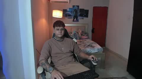 Snapshot of jake_pons chatting on 12-23-24, 04:12 Jake Pons online show from 12-23-24, 04:12