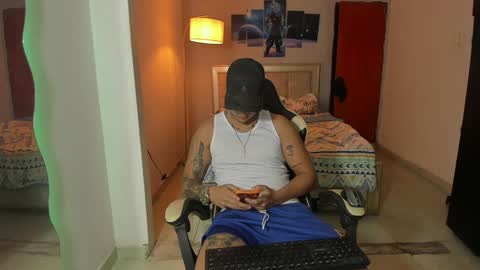 Snapshot of jake_pons chatting on 01-06-25, 01:42 Jake Pons online show from 01-06-25, 01:42