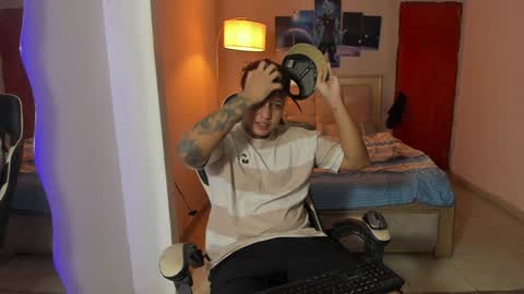 Snapshot of jake_pons chatting on 01-17-25, 02:39 Jake Pons online show from 01-17-25, 02:39