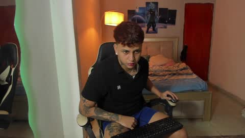 Snapshot of jake_pons chatting on 01-22-25, 04:02 Jake Pons online show from 01-22-25, 04:02