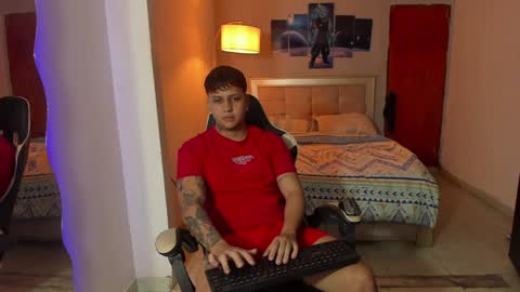 Snapshot of jake_pons chatting on 01-26-25, 01:15 Jake Pons online show from 01-26-25, 01:15